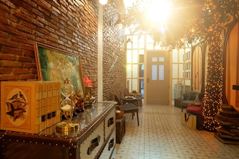 hide and seek boutique hometel