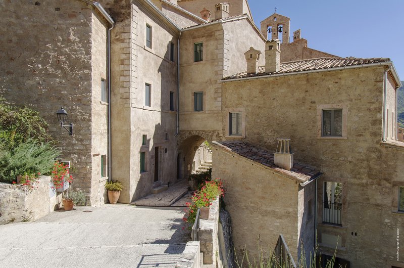 Castello Di Postignano Relais,Orvieto>>Colfiorito,4 star