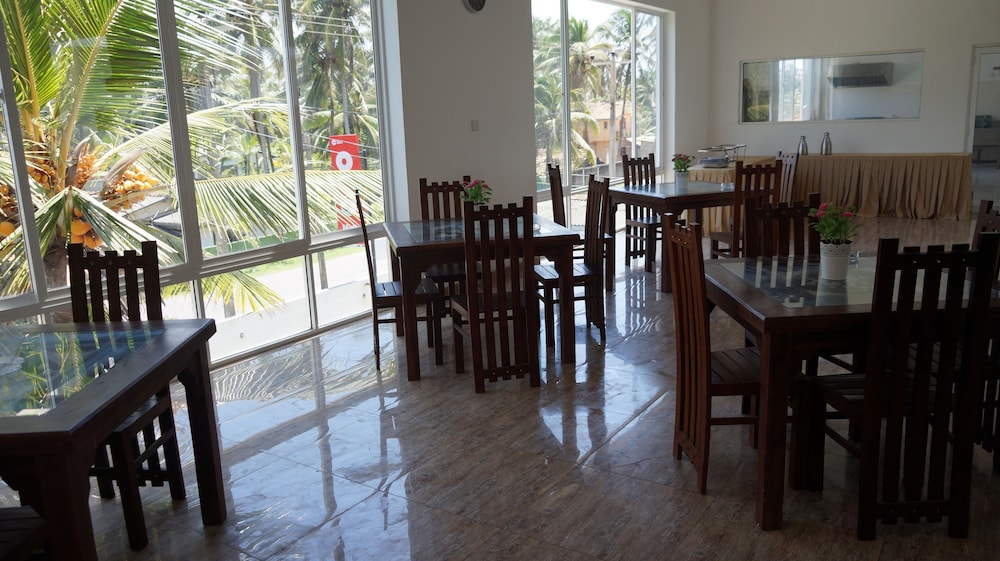 Meth Suites,Katunayake>>Colombo,2.5 star