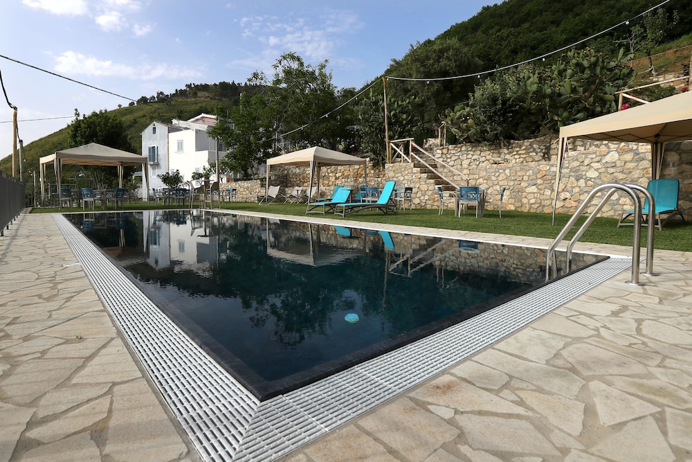 Borgo Rosso Di Sera Resort Country Chic,Province Of Cosenza>>Cosenza,1 star