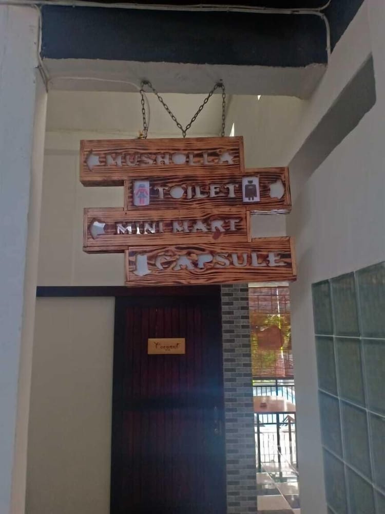 Coconut Hotel - Hostel,East Java>>Kediri,2 star