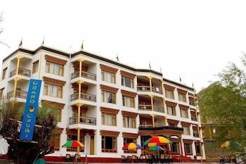 The Grand Chubi Hotel,Ladakh>>Leh,3 star