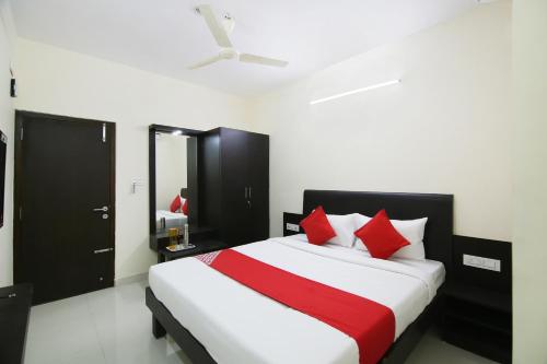 Capital O 23461 Champion Lotus,,3 star