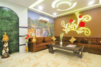 Check In Room Chuna Mandi