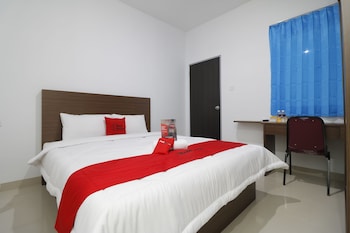 Reddoorz Plus Near Kepri Mall,Batam City>>Batam,2.5 star