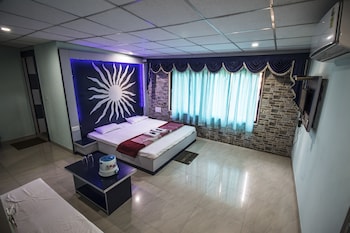 Meghdoot,Bus Stand, 93/137, Main Road Mukhy Marg, Near, Pachmarhi, Madhya Pradesh 461881,3 star