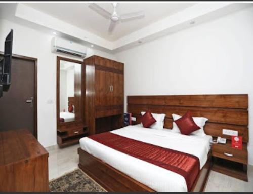 The Prince Inn,Palam Vihar,3 star
