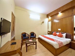 Hotel Himland East | Lift & Ample Parking,,3 star