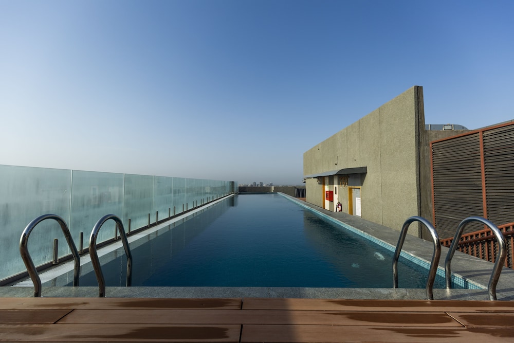 Doubletree By Hilton Ahmedabad,Sarkhej Gandhinagar Highway, Ahmedabad,5 star