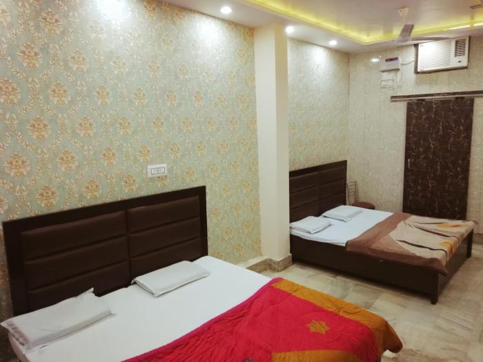 Abhiraj Guest House,Gokul>>Mathura,2 star