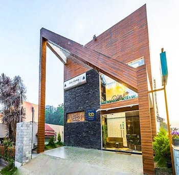 Treebo Sholas Residency,Doddabetta Junction,3 star