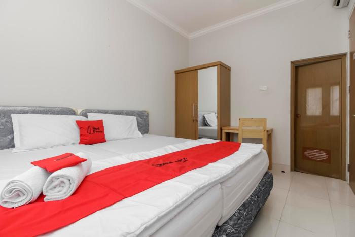 Reddoorz Near Central Park Mall,Grogol>>Bekasi,2.5 star