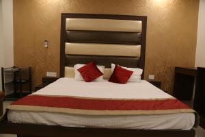 Mona Regency Hotel And Banquet,East Delhi>>Delhi,3 star