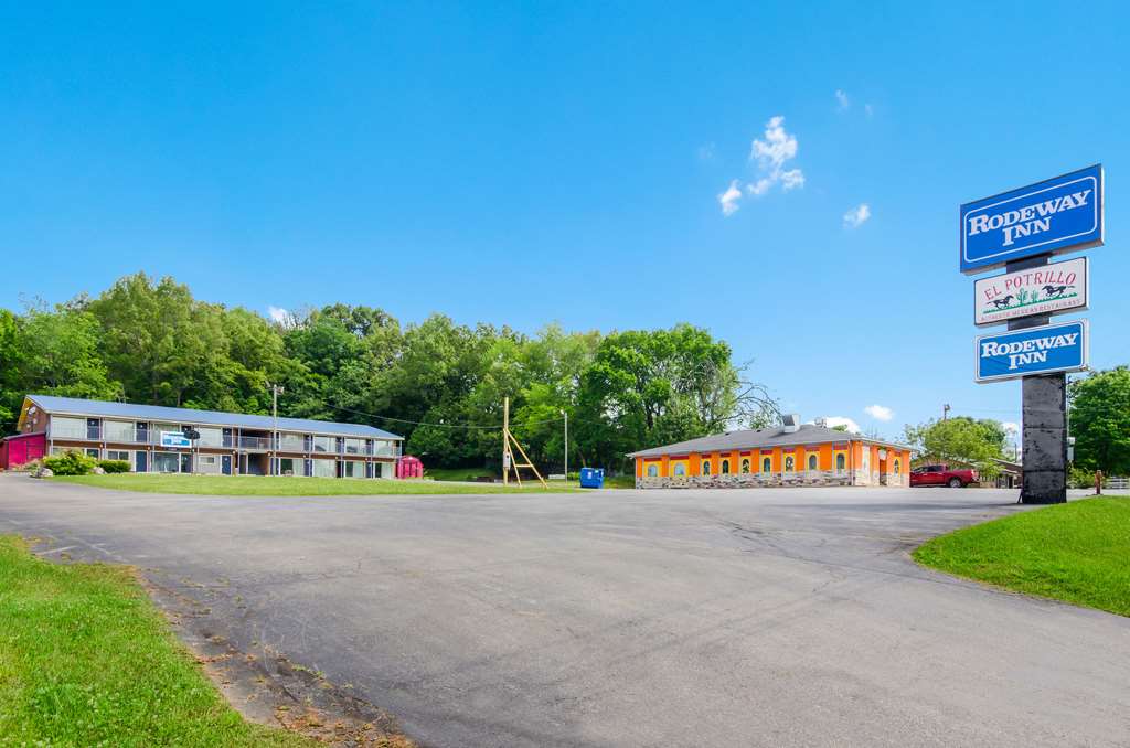 Rodeway Inn,,2 star