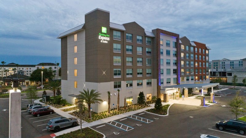 Holiday Inn Express Orlando - Lake Buena Vista Area,Lake Buena Vista>>Doctor Phillips,2.5 star