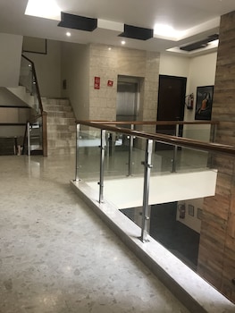 Hotel Amazone Residency - Dlf Phase 3,Lane V- Block, 37/8, Near Sri Ram School, Dlf Phase 3, Sector 24, Gurugram, Haryana 122010,3 star