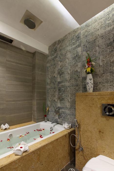 The Royal Phular,Patna>>Muzaffarpur,3.5 star