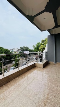 Jai Maa Durga Hotel,Prayagraj>>Allahabad,3 star