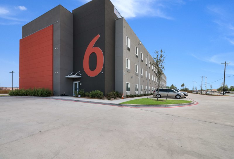 Studio 6 Corpus Christi,,1 star