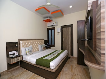 Hotel Nagpal,Oyo 4511 Hotel Nagpal Is Conveniently Located In The Popular Jwalapur Area. Featuring A Satisfying L,2 star
