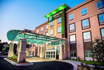 holiday inn and suites savannah airport pooler