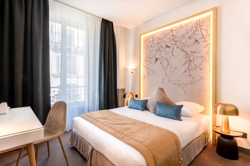 Princesse Caroline,Batignolles>>Arc De Triomphe,3 star