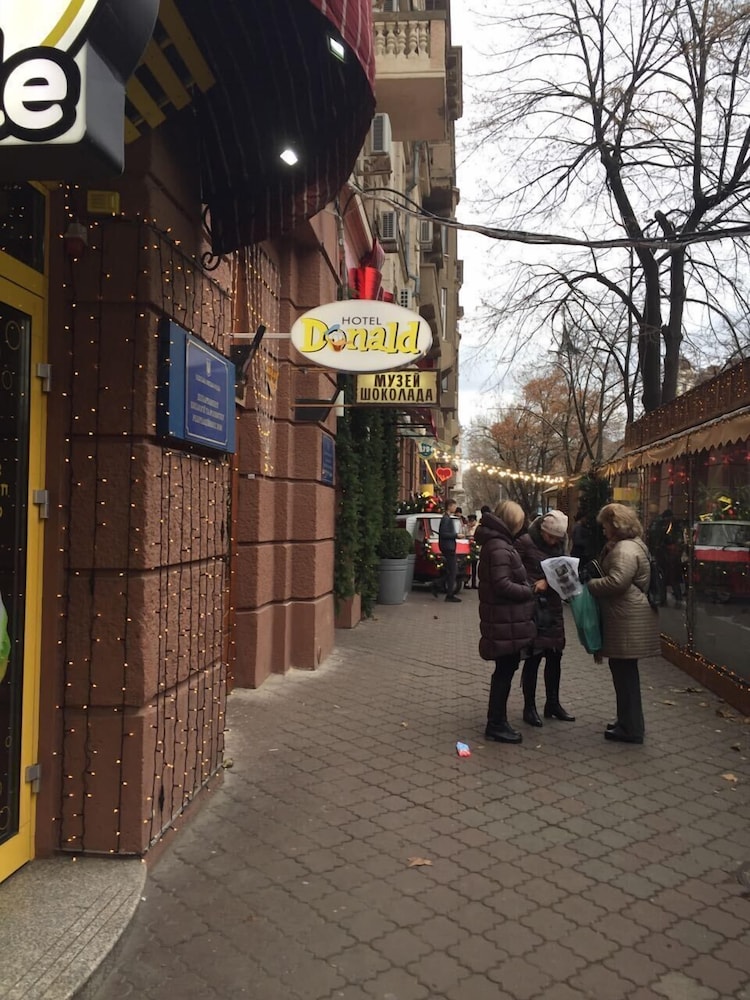 donald hotel