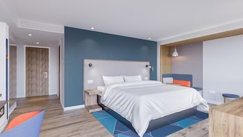 Holiday Inn Express Guilin City Center, An Ihg Hotel,Xiufeng District>>Guilin,3.5 star
