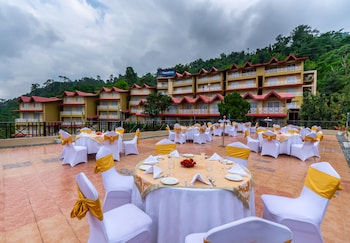 Cygnett Resort Mountain Breeze,Jeolikote,4 star