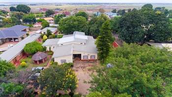 nellys guesthouse