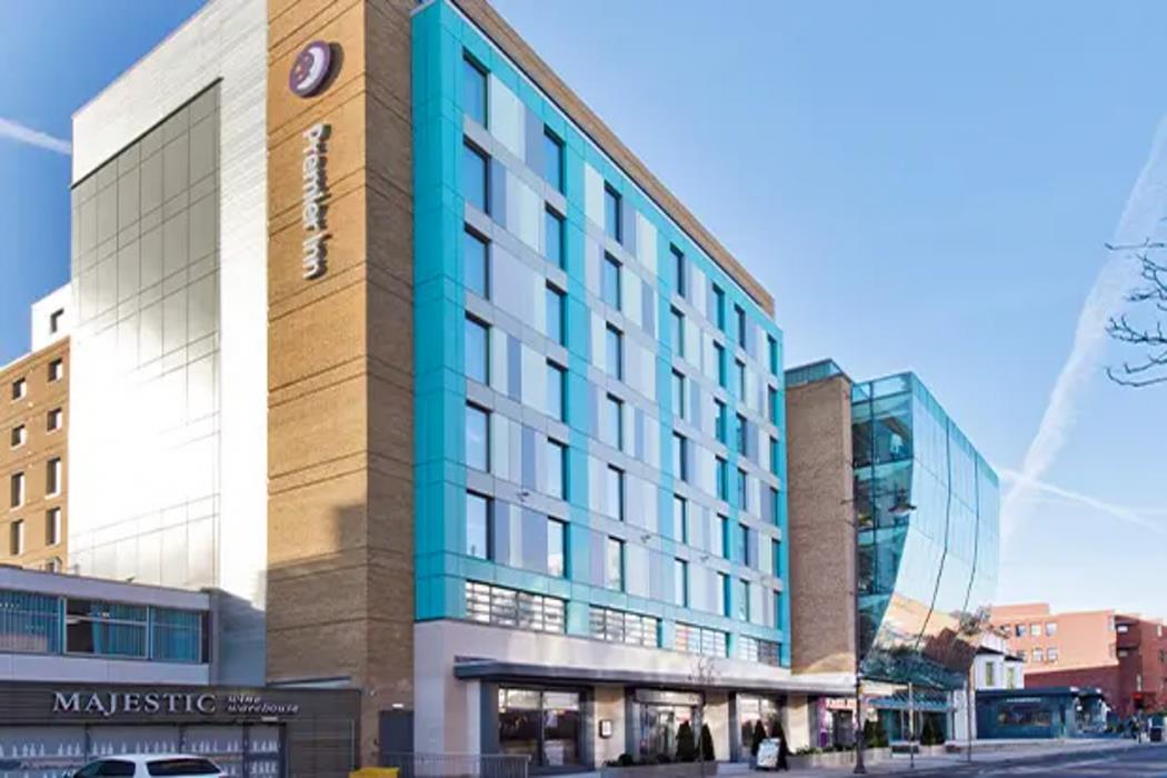 Premier Inn London Wimbledon (Broadway),Merton>>London,3 star