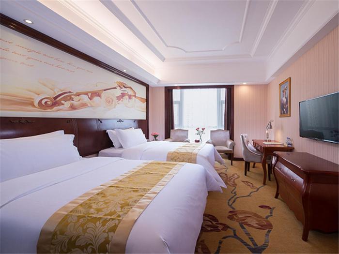Vienna Hotel Guangdong Gaozhou City East Passenger Depot,Maoming>>Gaozhou,4 star