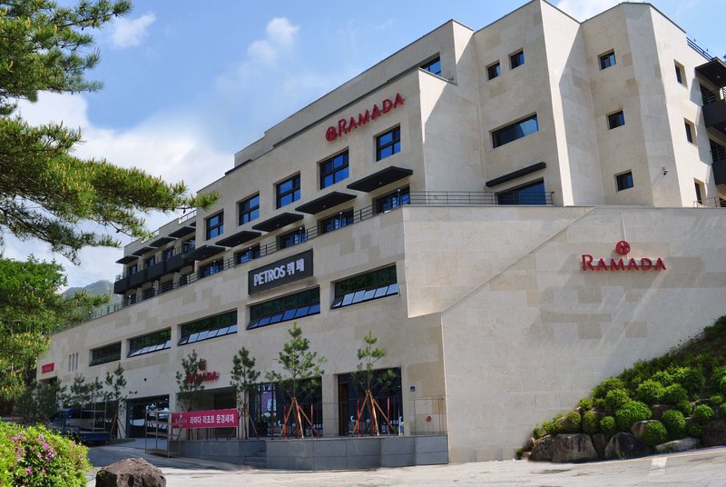 Ramada Resort By Wyndham Mungyeongsaejae,Gimcheon>>Chungju,4 star