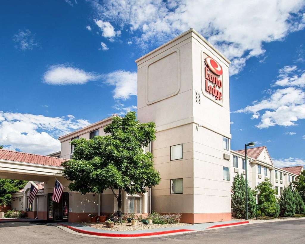 econo lodge denver international airport