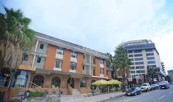 nigus boutique hotel