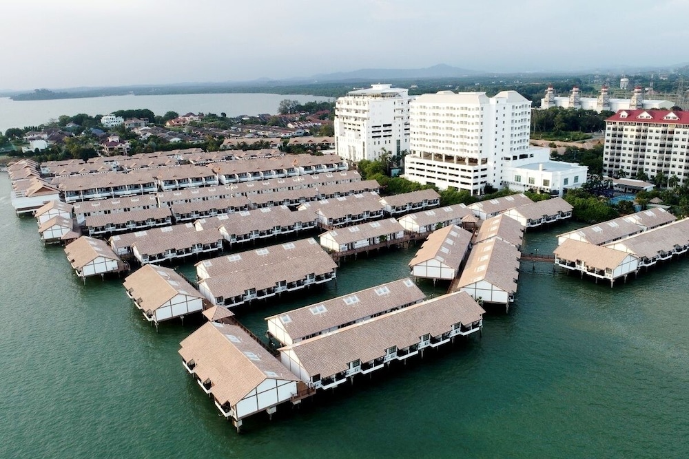 wonderland private chalet port dickson