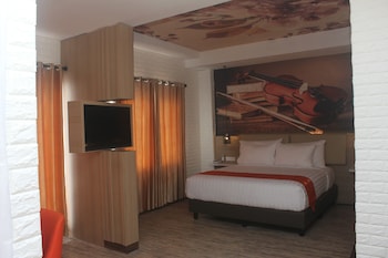 premiere hotel tegal