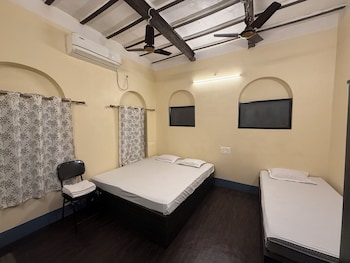 Shaw Guest House,Taltala,2 star