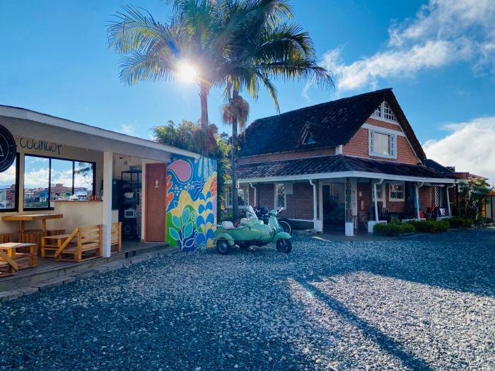 La Madriguera Hotel,Medellin>>Guatape,3 star