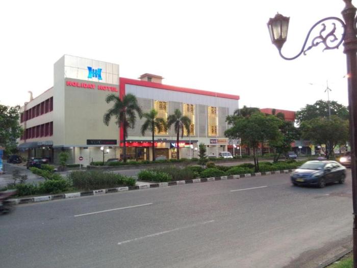 Holiday Hotel Batam,,3 star
