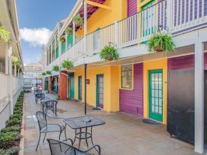 historic mardi gras inn