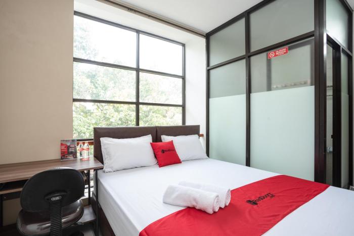 Reddoorz Near Eka Hospital Bsd City,Serpong>>Jakarta,2.5 star