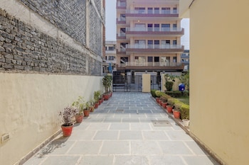 Lime Tree Studios Huda Fortis Max,Sector 45,3 star
