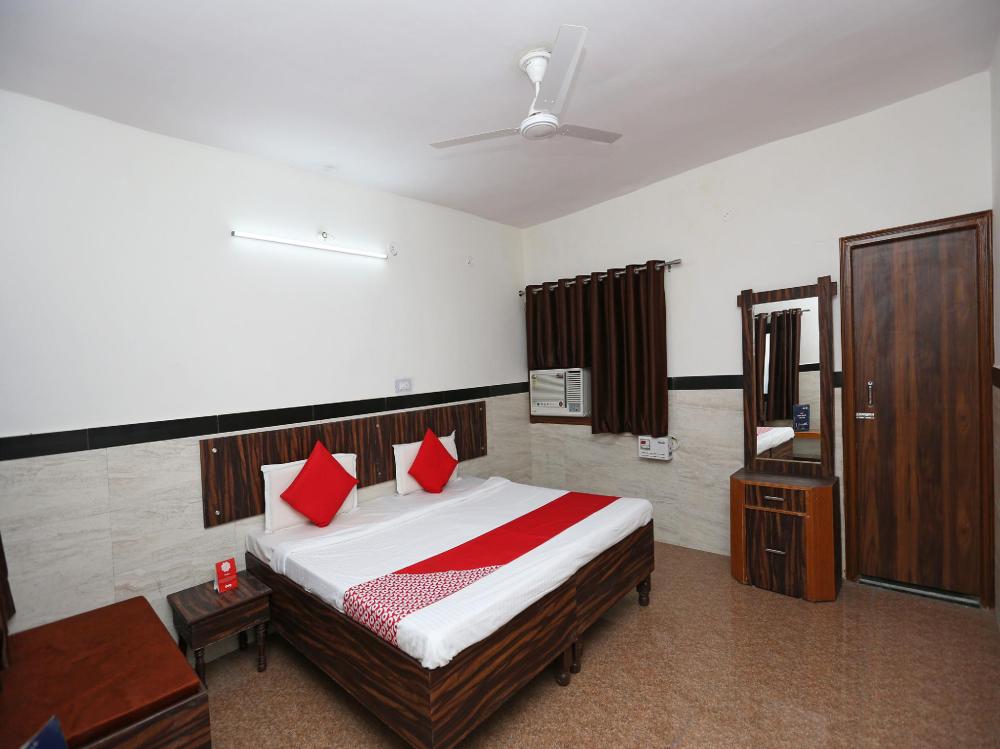 Oyo 19948 Hotel Goverdhan,Oyo 19948 Hotel Vasudeva Is Conveniently Located In The Popular M.G. Road Area. The Property Offers ,2 star