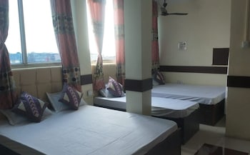 Hotel Riddhi Siddhi Restaurant & Bar,Near Surya Mandir,3 star
