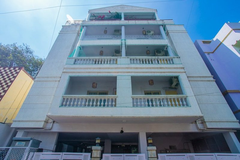 White Bricks Inn,India>>Bengaluru,3 star