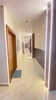 Hotel Raghupati - Ayodhya,Ideally Located In The Ayodhya Area, Oyo 26781 Hotel Raghupati Promises A Relaxing And Wonderful Vis,2 star