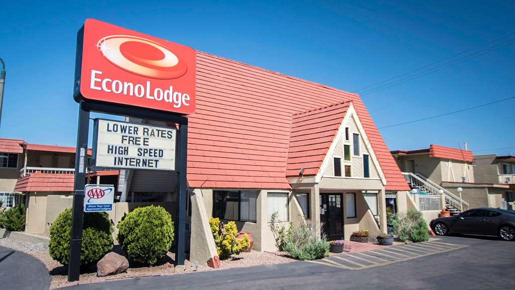 Super 8 By Wyndham Albuquerque Downtown,Bernalillo>>Albuquerque,2 star