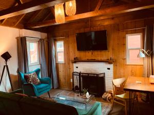 Grand Pine Cabins,Upland>>San Bernardino County,3.5 star