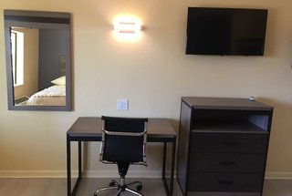 Days Inn By Wyndham Freeport,Brazoria>>Angleton,2.5 star